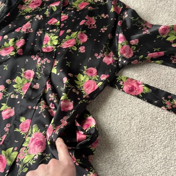 VTG Victoria’s Secret Robe Black Floral Short Wrap self tie belt One size - Picture 10 of 12